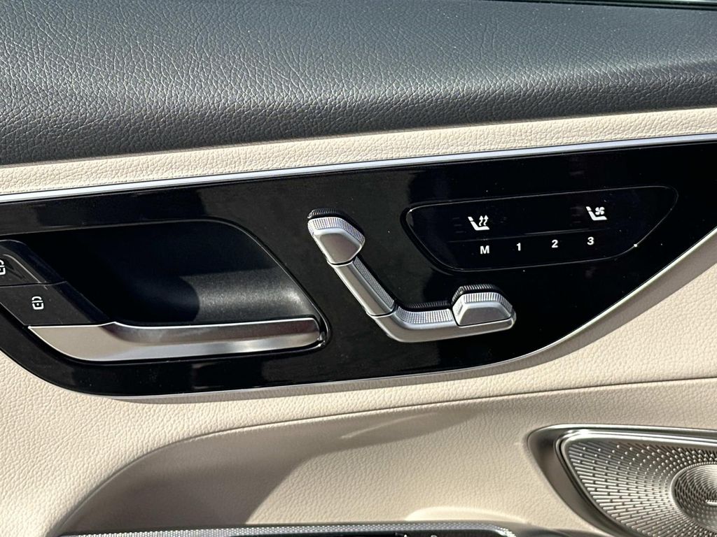 Thumbnail: 2026 Mercedes-Benz GLC - 18