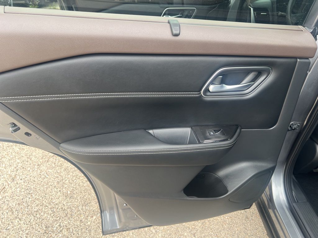 2021 Nissan Rogue SL photo