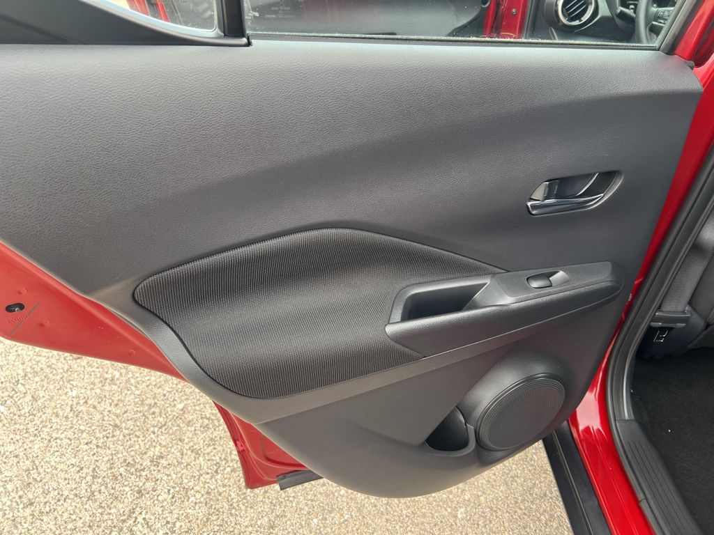2022 Nissan Kicks SV photo