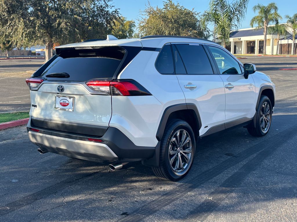 Thumbnail: 2022 Toyota RAV4 - 5