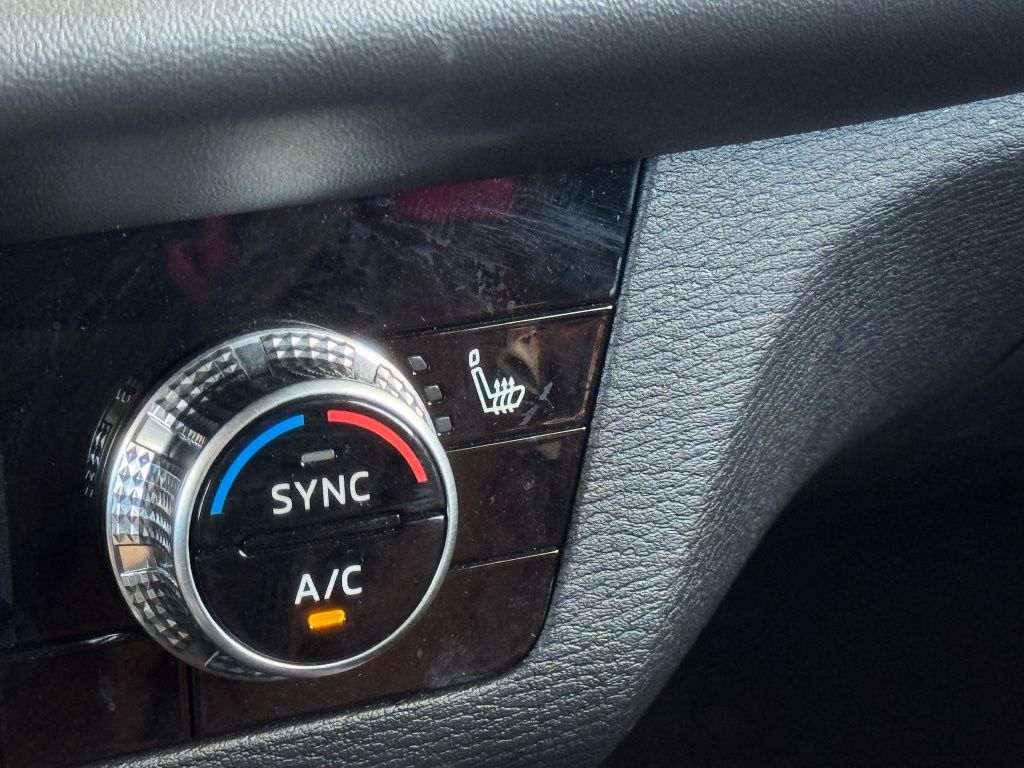 2024 Mitsubishi Outlander SE Silver at South Houston Nissan