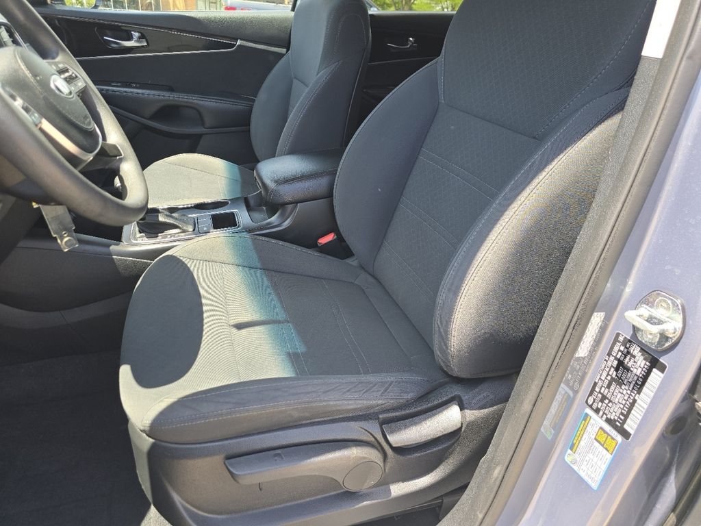 Used 2020 Silver Kia L image 20