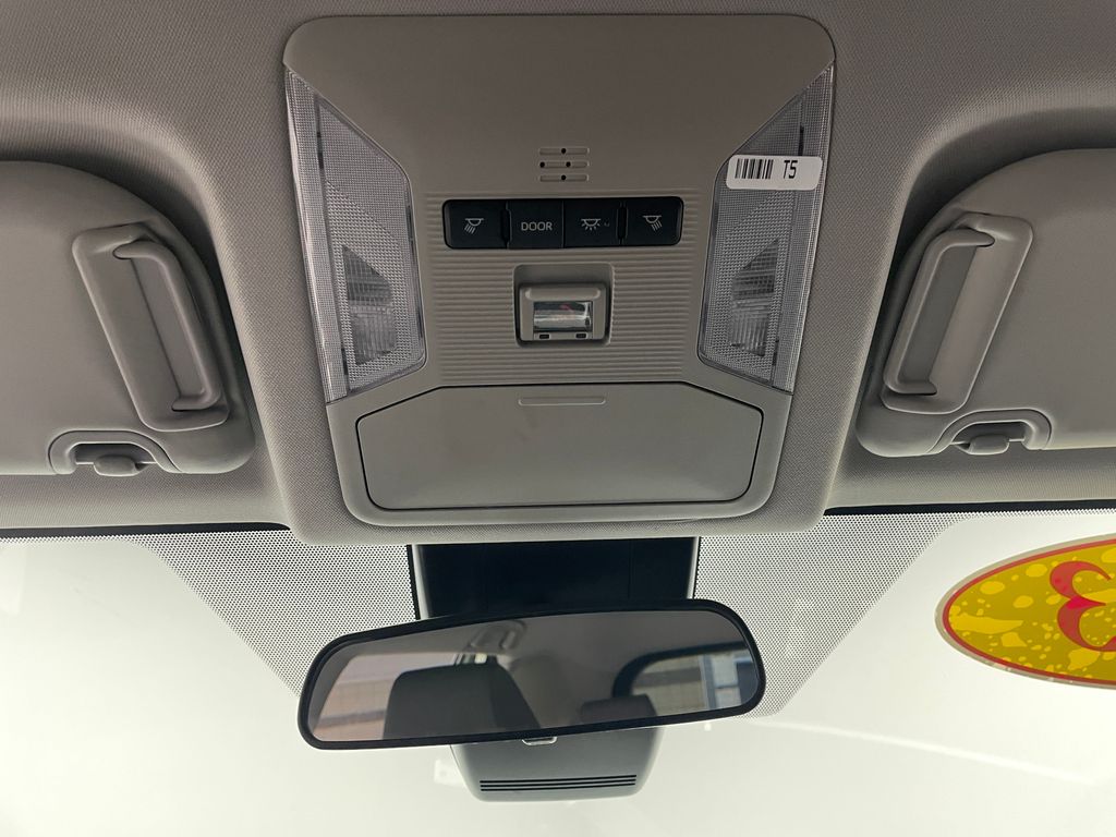 2023 Toyota RAV4 XLE 31