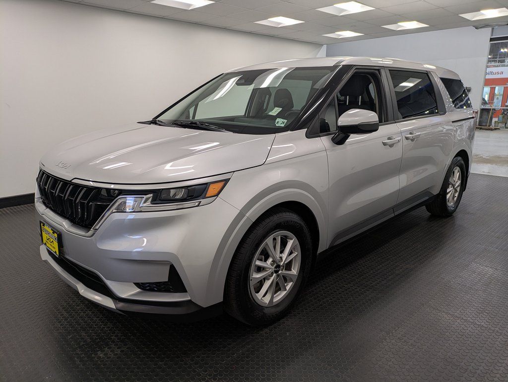 2022 Kia Carnival LX FWD