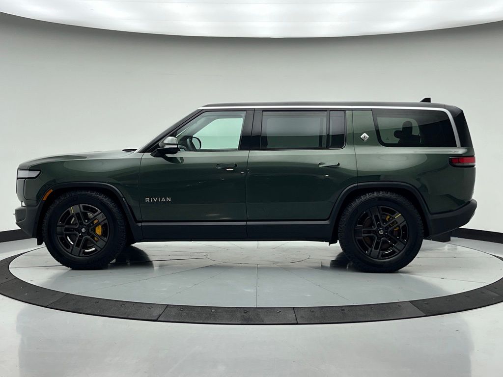 Thumbnail: 2023 Rivian R1S - 2