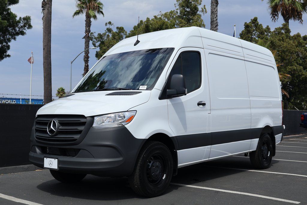 Thumbnail: 2025 Mercedes-Benz Sprinter - 1