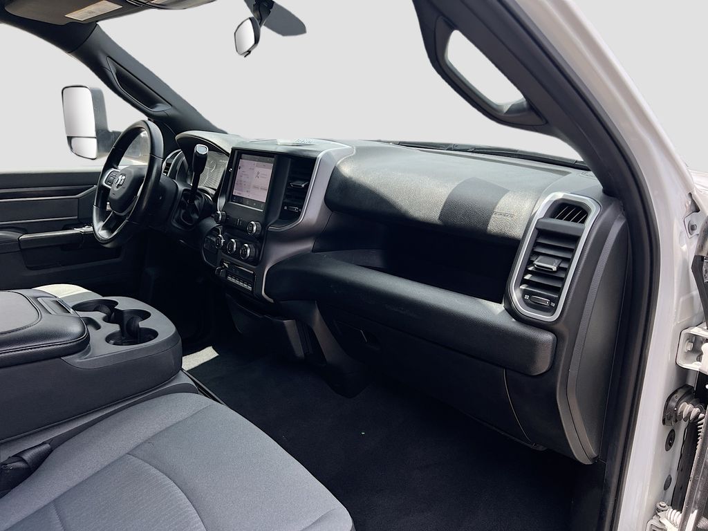 Used 2022 White Ram Big Horn image 27