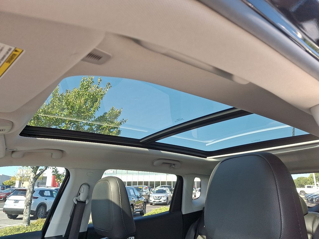 Thumbnail: 2019 Jeep Compass - 14