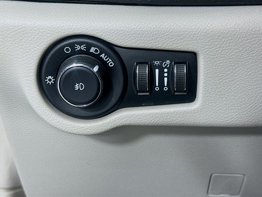 Used Car 2019 Chrysler Pacifica  Limited For Sale Under $20,000 In Austin, Texas