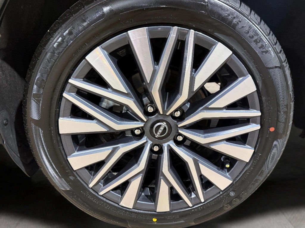 Certified Used 2025 Super Black Nissan 2.5 SV image 29