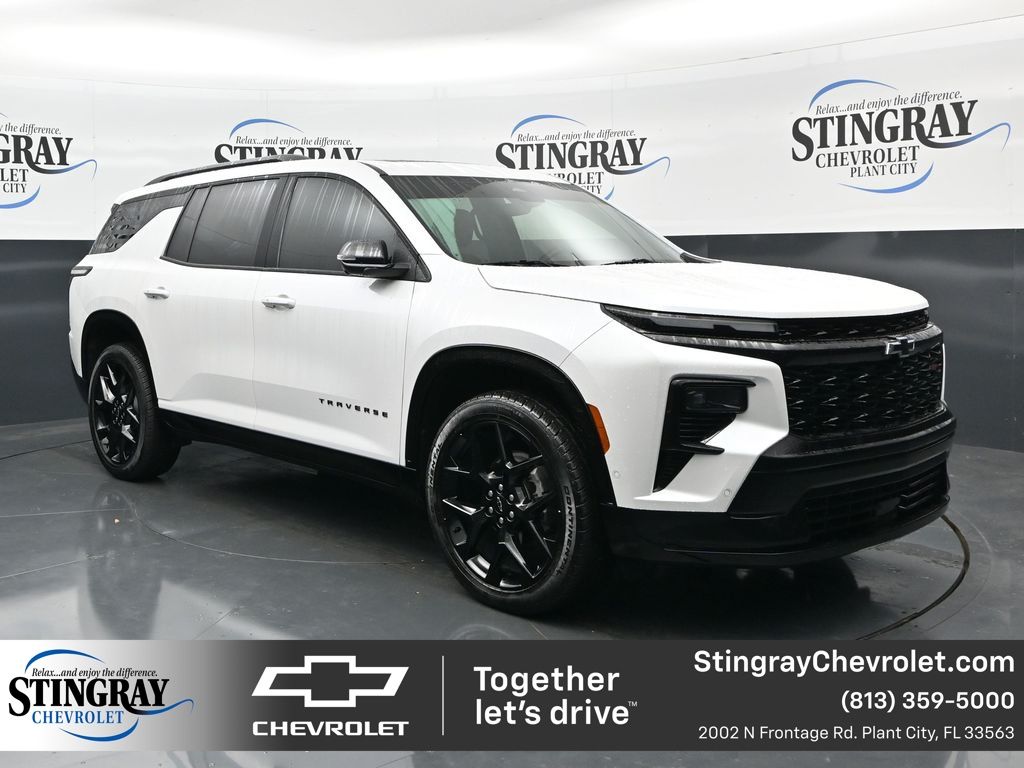 White (Iridescent Pearl Tricoat) 2025 Chevrolet Traverse SUV / Crossover Front-Wheel Drive 8-Speed Automatic