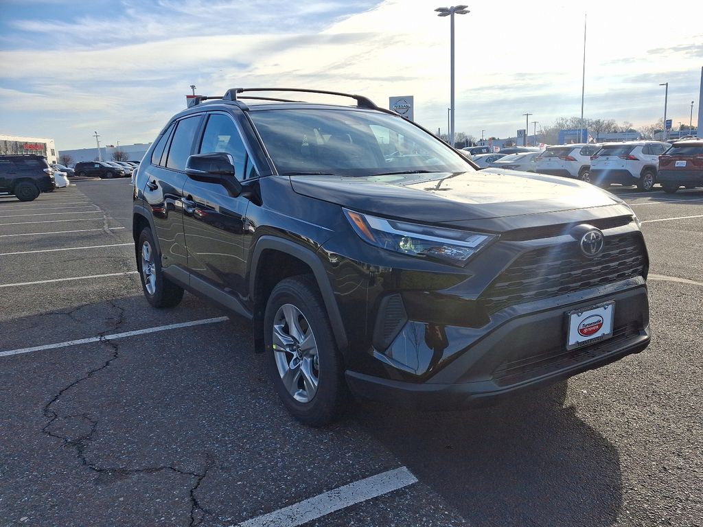 2025 Toyota RAV4 XLE 2