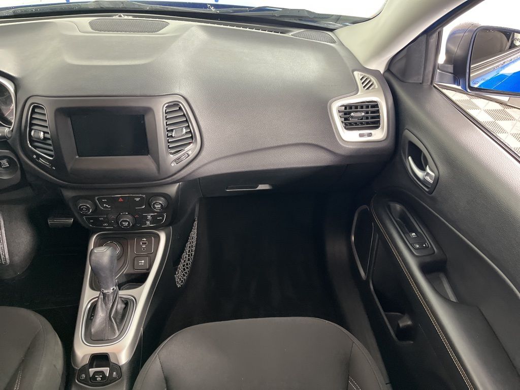 Thumbnail: 2018 Jeep Compass - 14