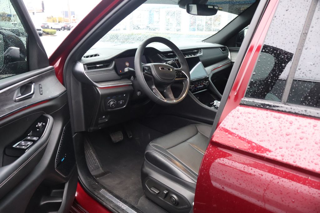 Thumbnail: 2024 Jeep Grand Cherokee - 11