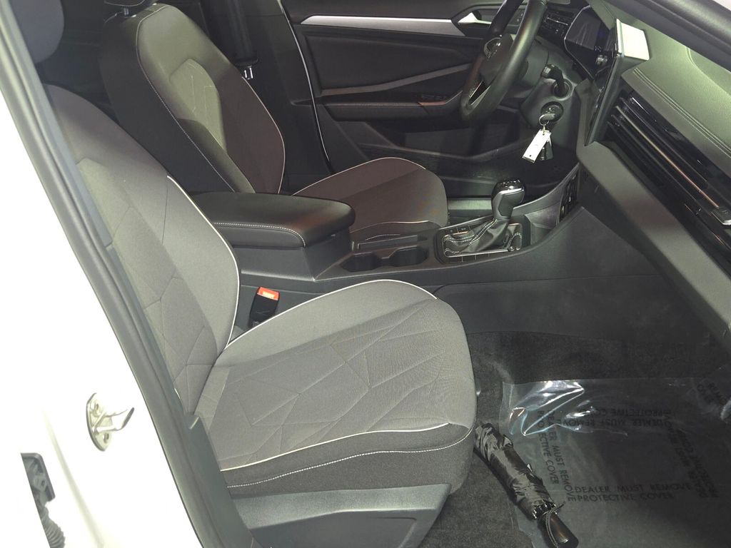 2025 Volkswagen Jetta - $18,500