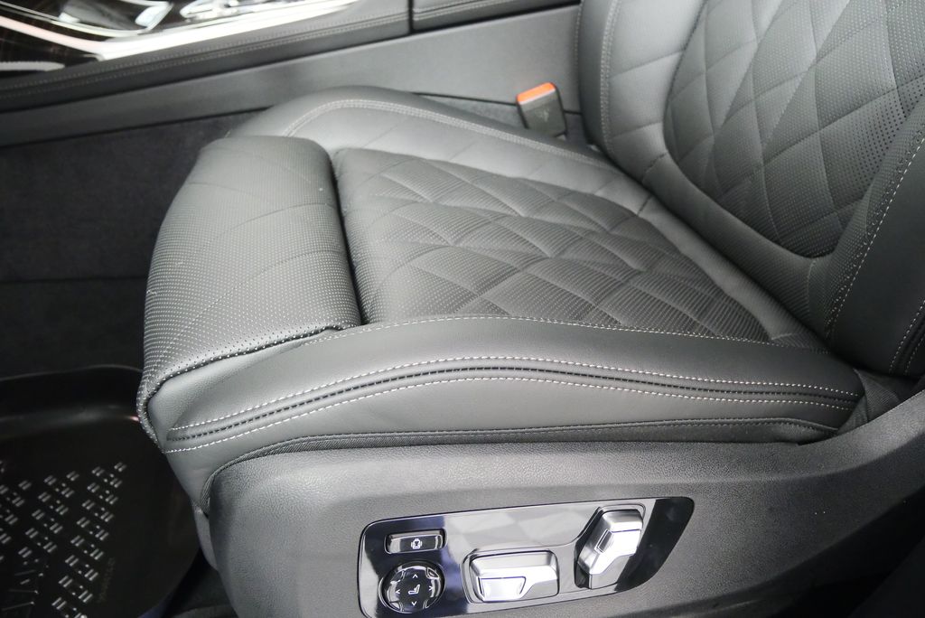 2026 BMW X7 xDrive40i 9