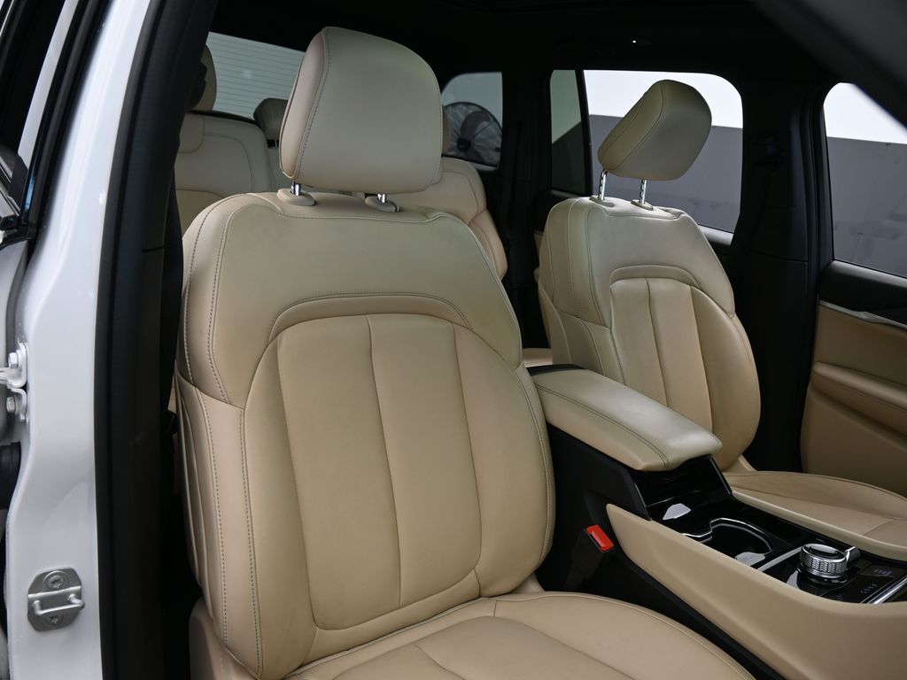 Used 2023 Bright White Clearcoat Jeep Limited image 48