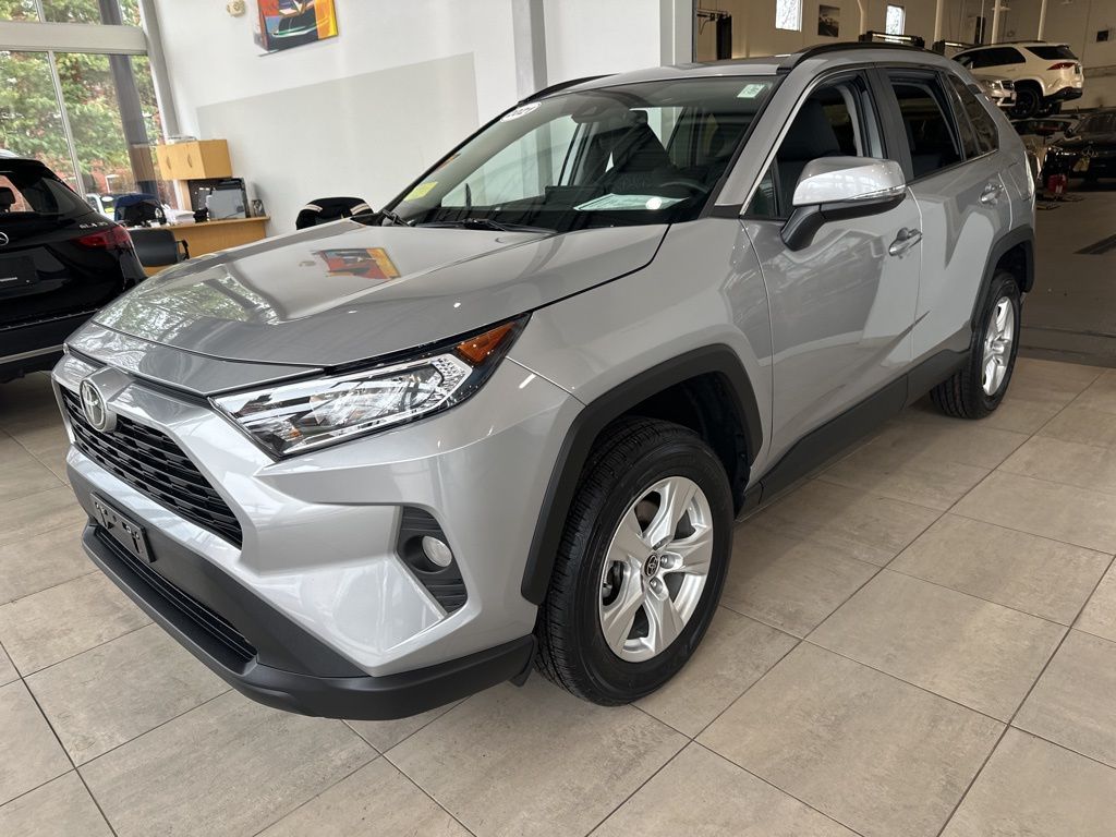 2021 Toyota RAV4 XLE 3