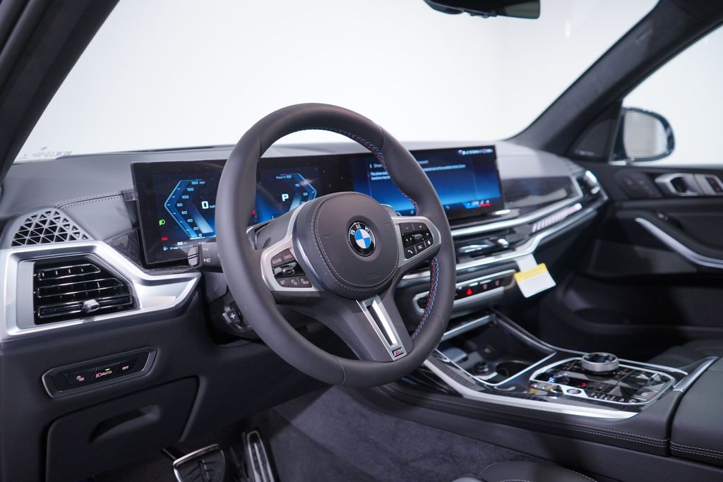 2025 BMW X7 M60i 6