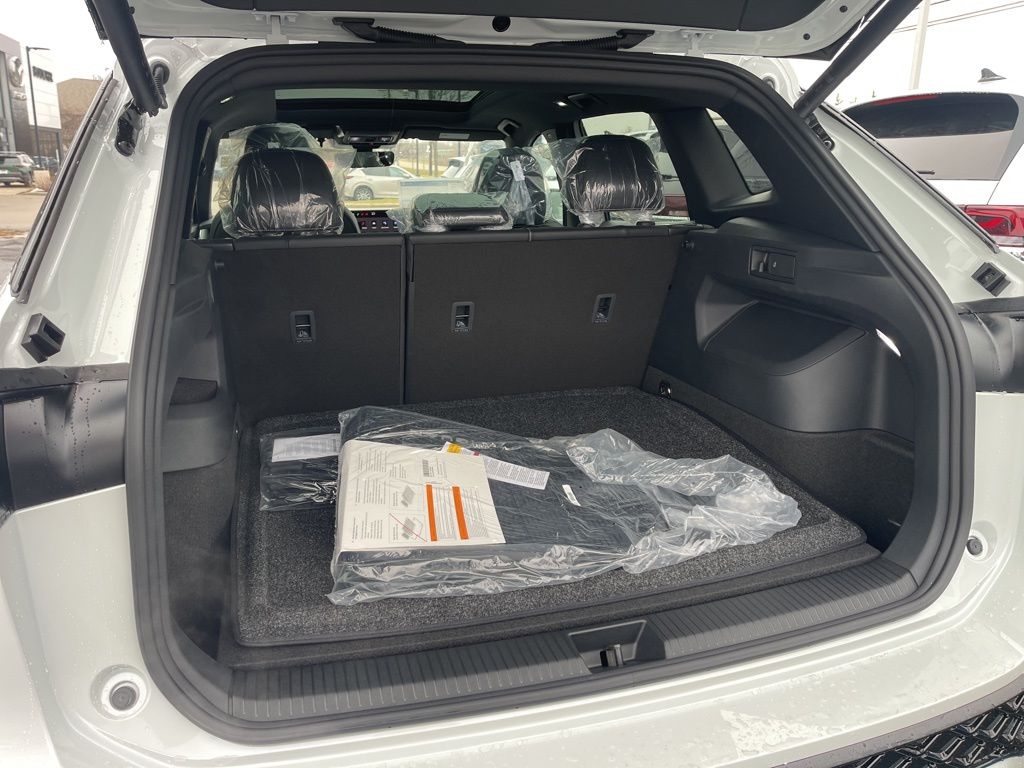 New 2026 Opal White Pearl Volkswagen 2.0T SE R-Line Black image 16