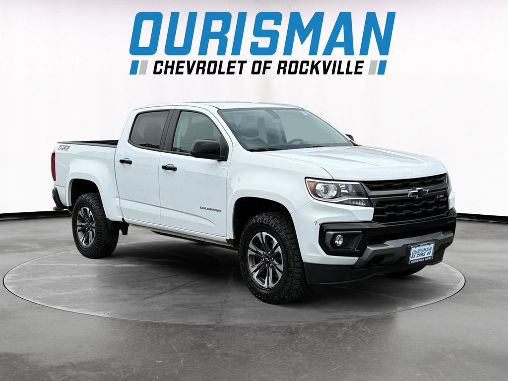 Summit White 2022 Chevrolet Colorado Pickup Truck Four-Wheel Drive 8-Speed Automatic
