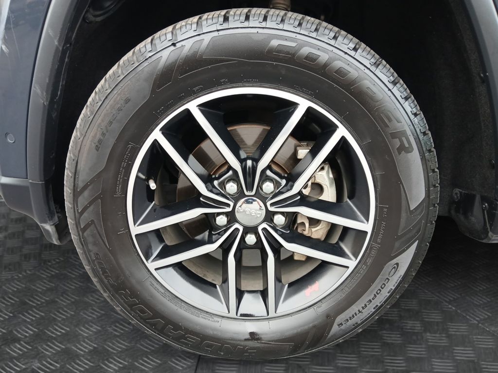 Used Car 2018 Jeep Grand Cherokee  Trailhawk For Sale Under $25,000 In Austin, Texas