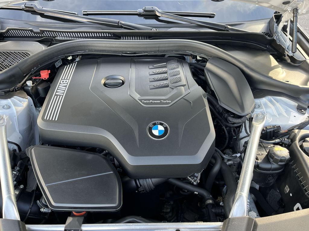 Thumbnail: 2022 BMW 5 Series - 27