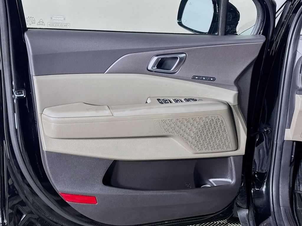 2025 Kia Carnival Hybrid SX