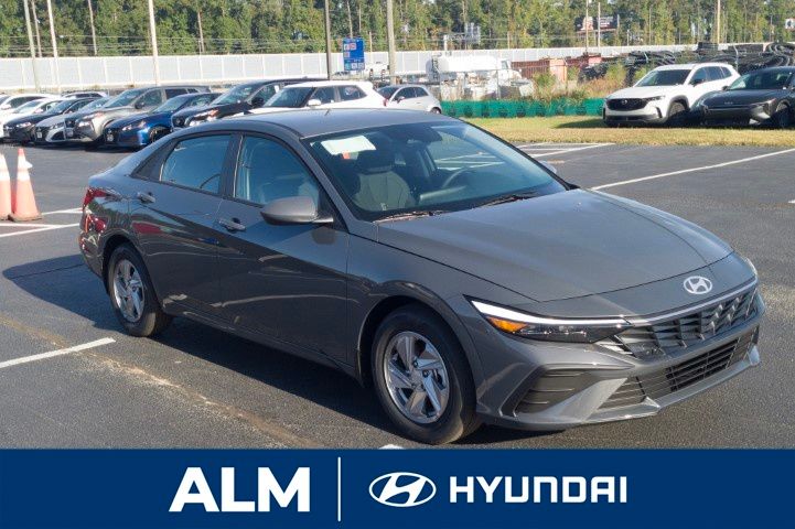 New 2026 Gray Hyundai SE image 4