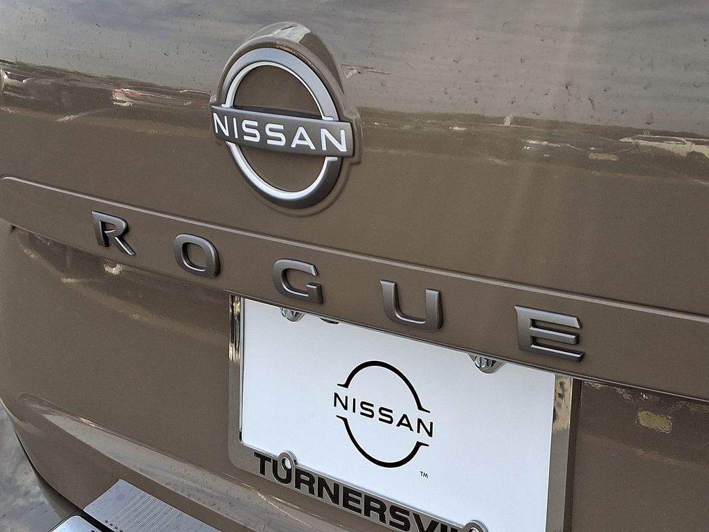 2025 Nissan Rogue SL 5