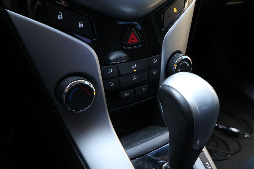 Thumbnail: 2012 Chevrolet Cruze - 23