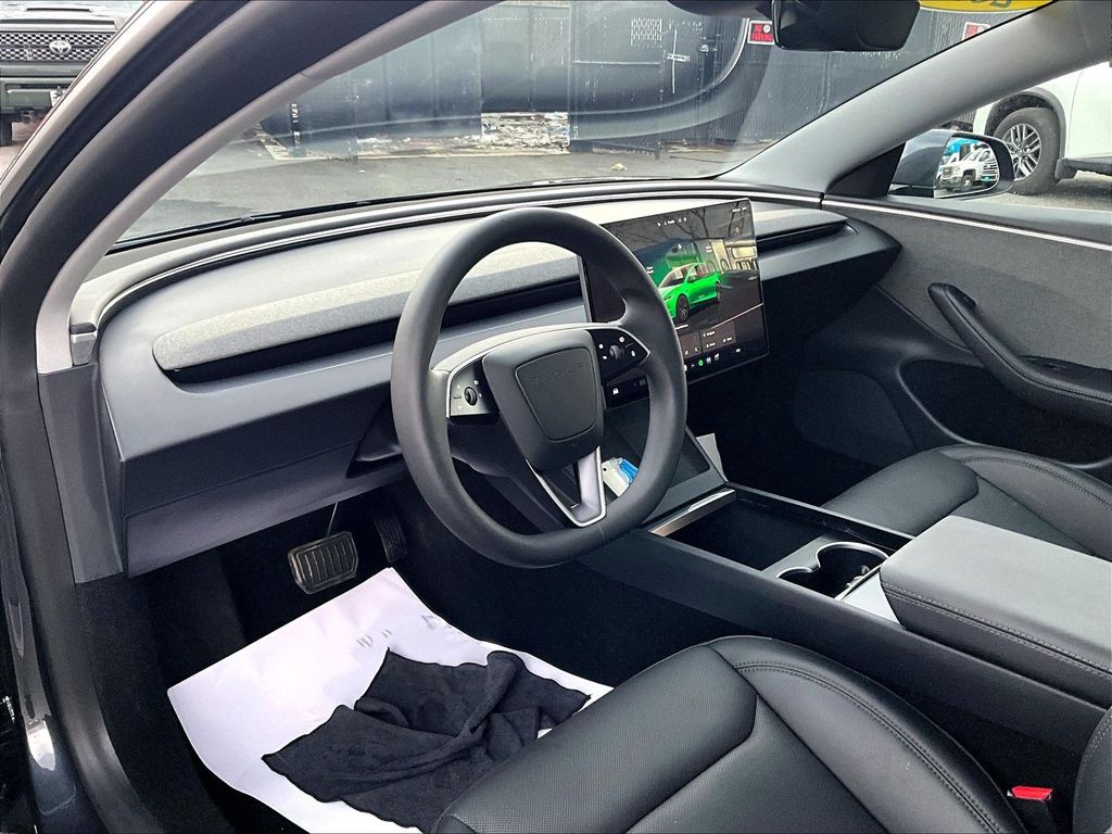 2025 Tesla Model 3 — photo 14