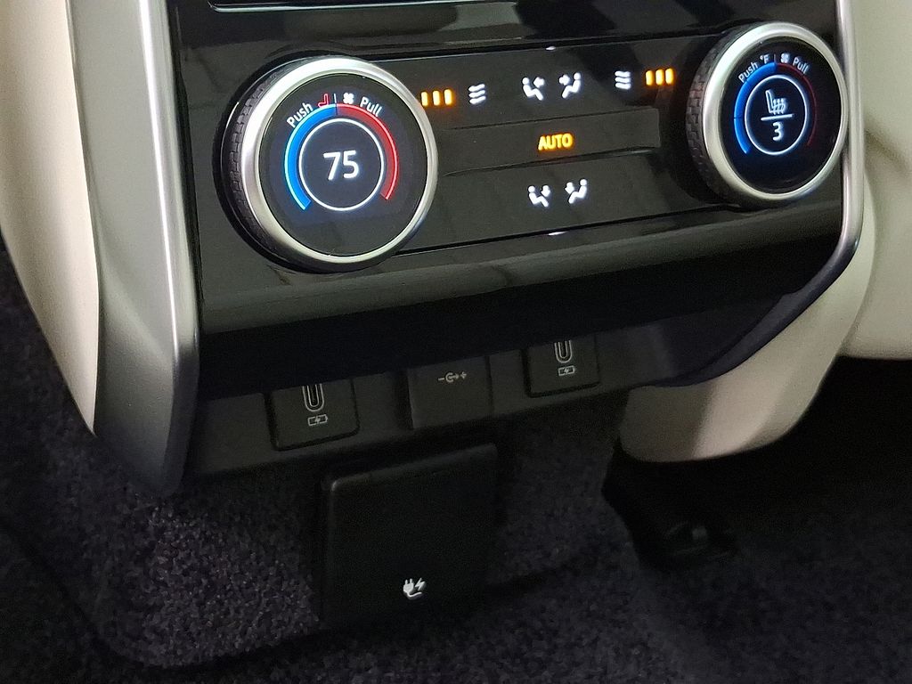 Thumbnail: 2026 Land Rover Range Rover - 7