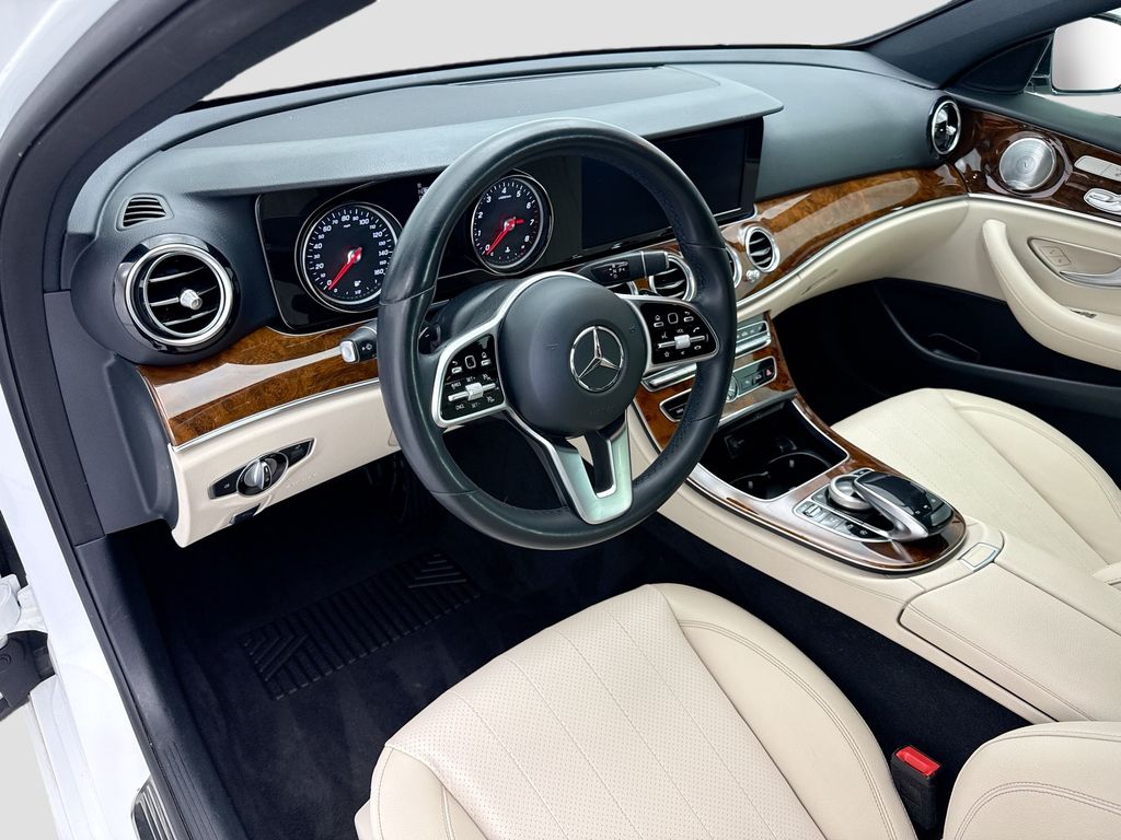 Thumbnail: 2019 Mercedes-Benz E-Class - 9