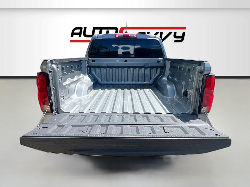 Used 2024 Gray Chevrolet Z71 image 26