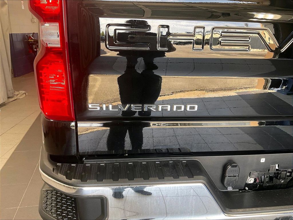 2024 Chevrolet Silverado 1500 — photo 27