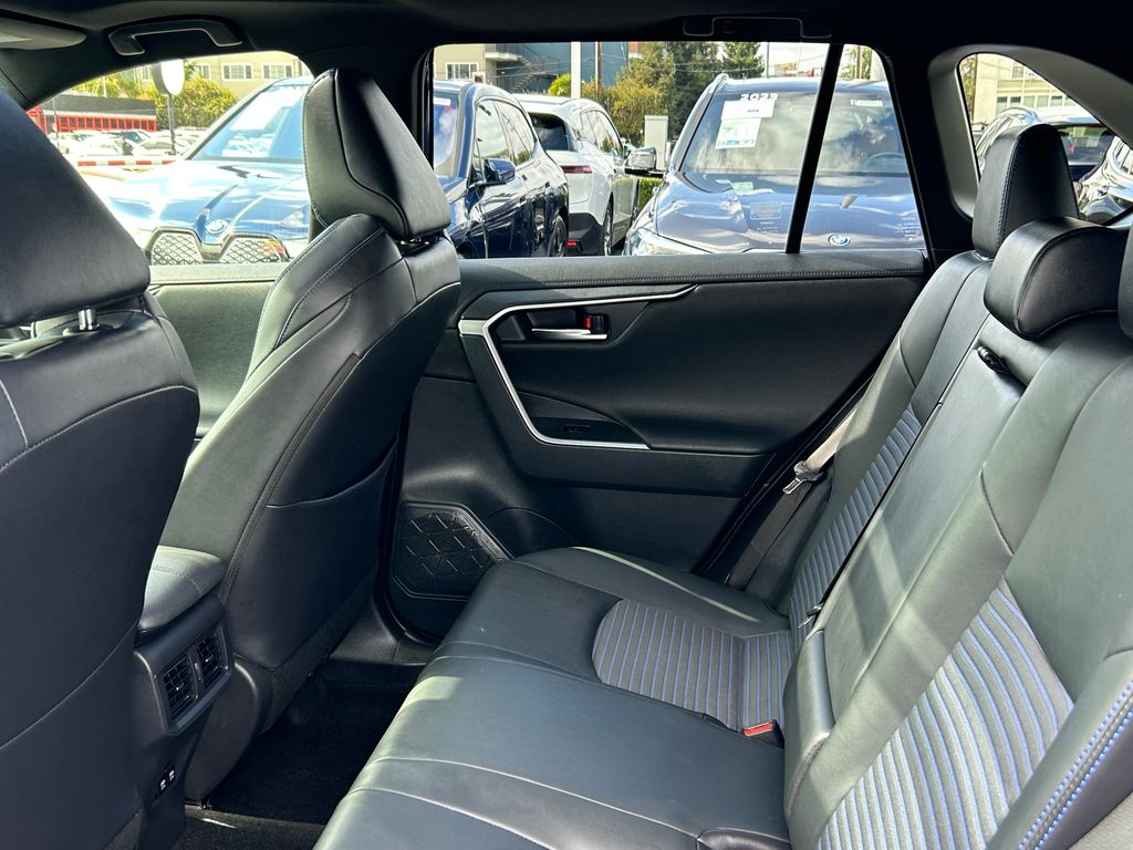 Thumbnail: 2021 Toyota RAV4 - 30