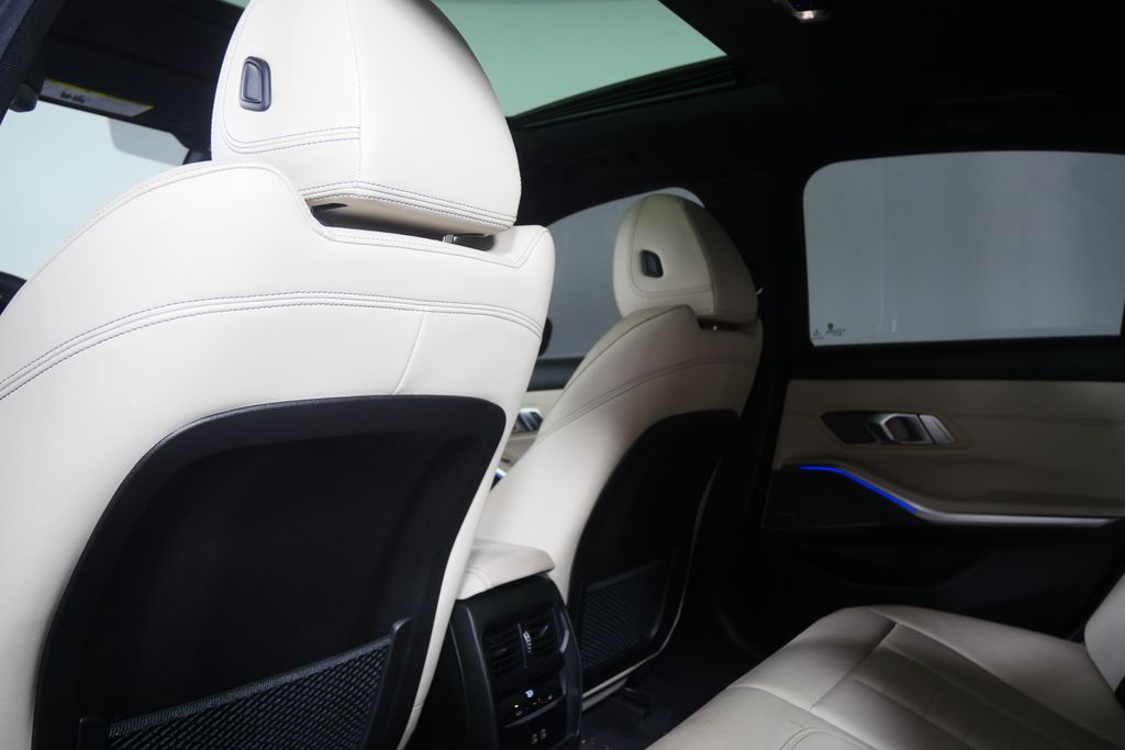 Thumbnail: 2022 BMW 3 Series - 17