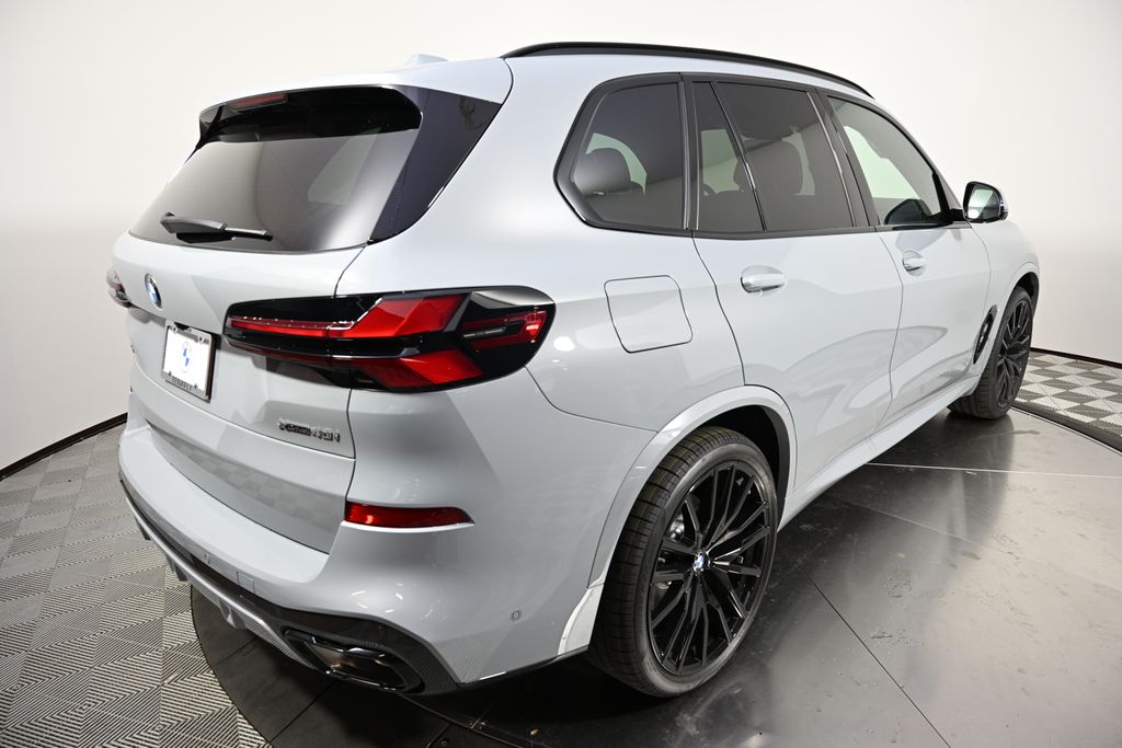 Thumbnail: 2026 BMW X5 - 5