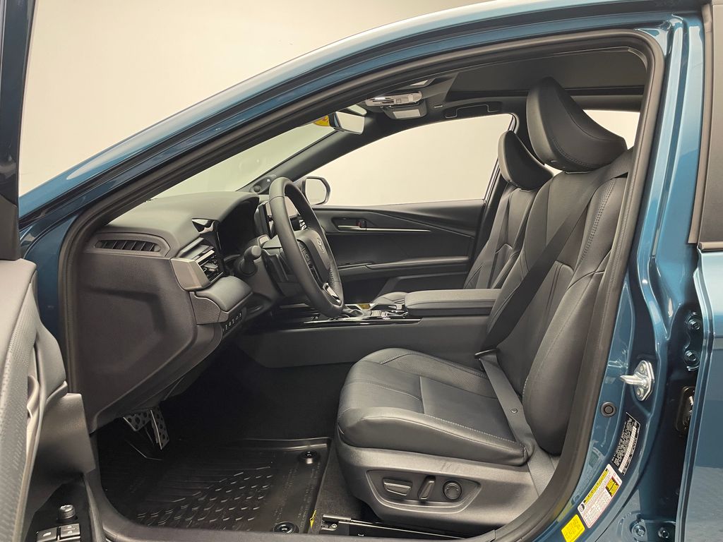 Thumbnail: 2025 Toyota Camry - 12