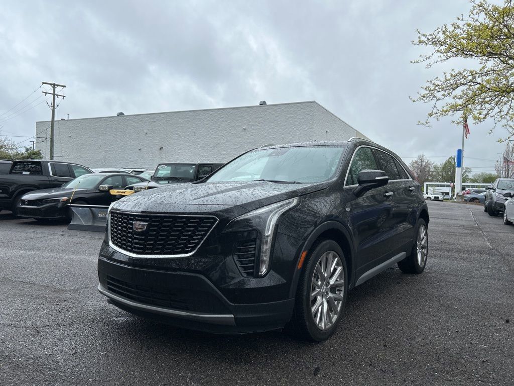 2023 Cadillac XT4 Premium Luxury