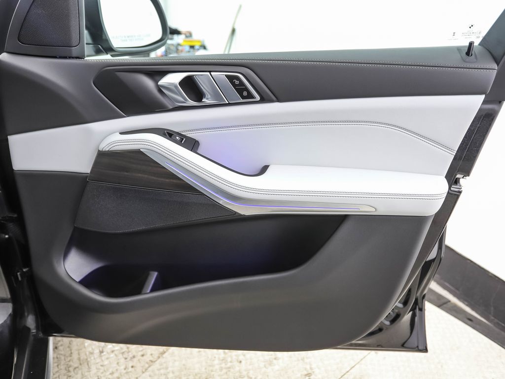 Thumbnail: 2024 BMW X5 - 29