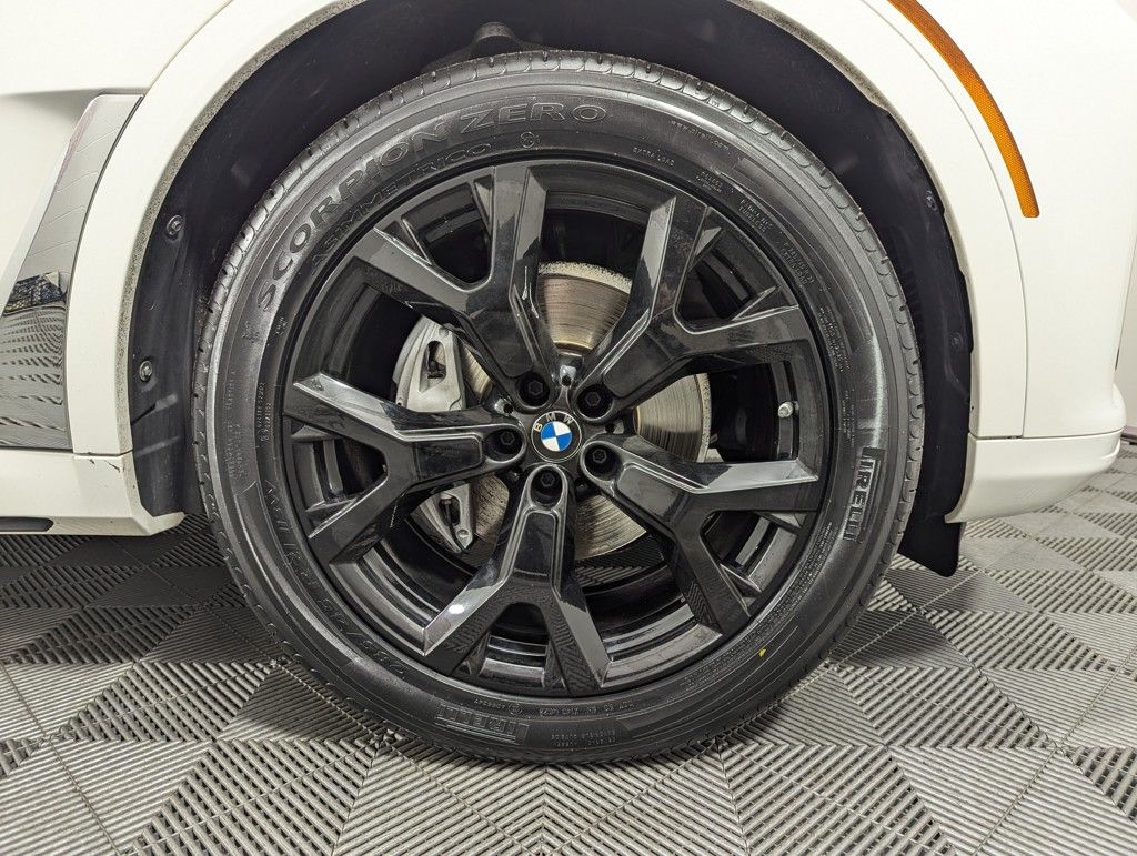 2022 BMW X7 xDrive40i photo