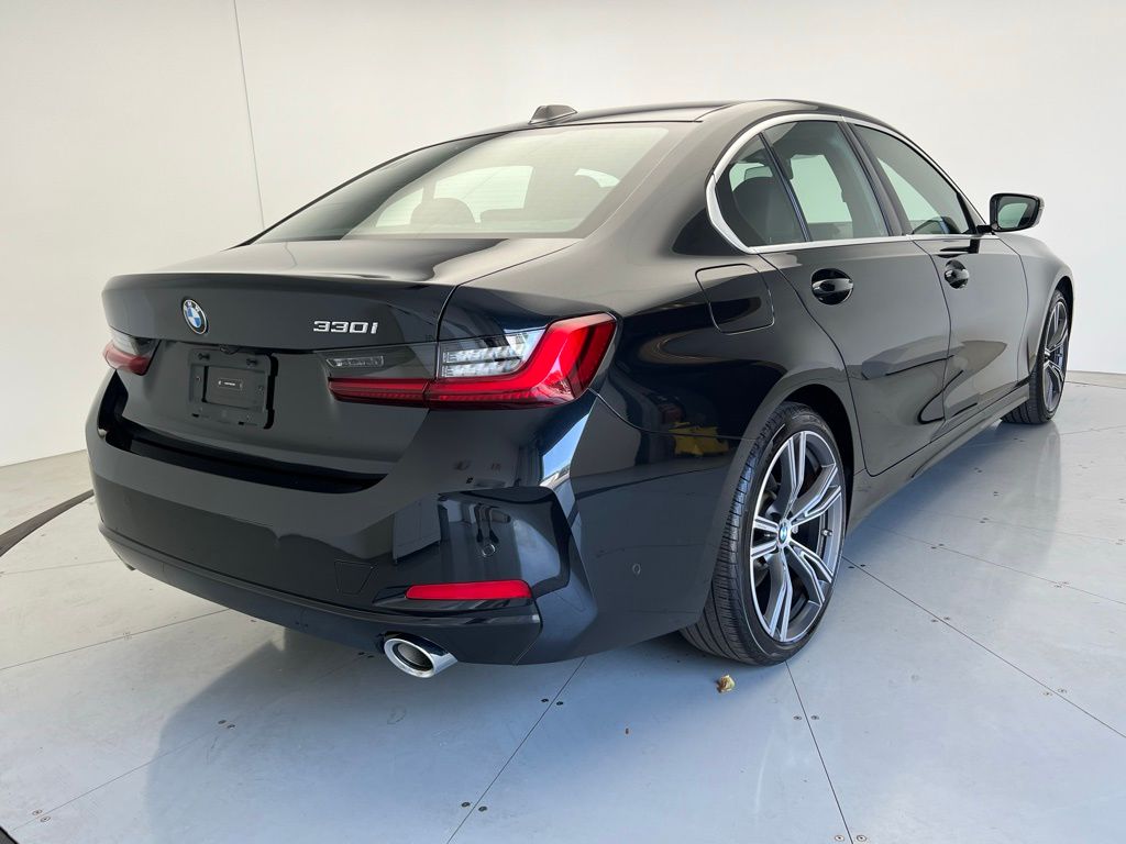 2024 BMW 3 Series 330i 3