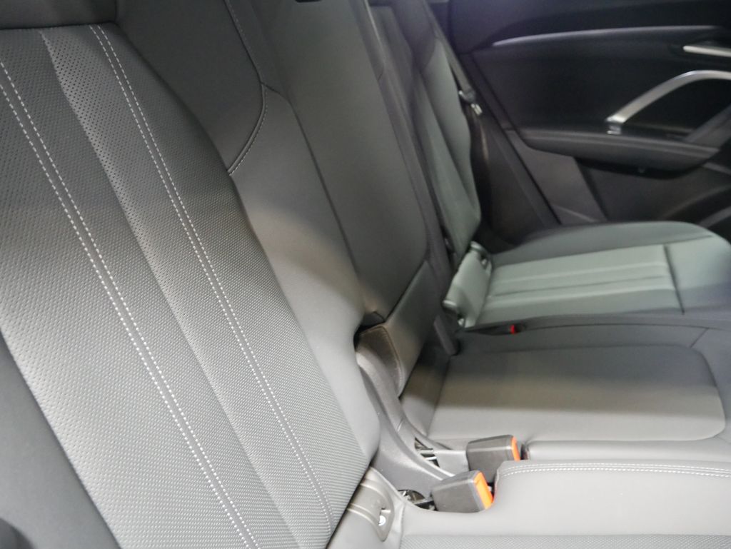 Thumbnail: 2025 Audi Q5 - 32