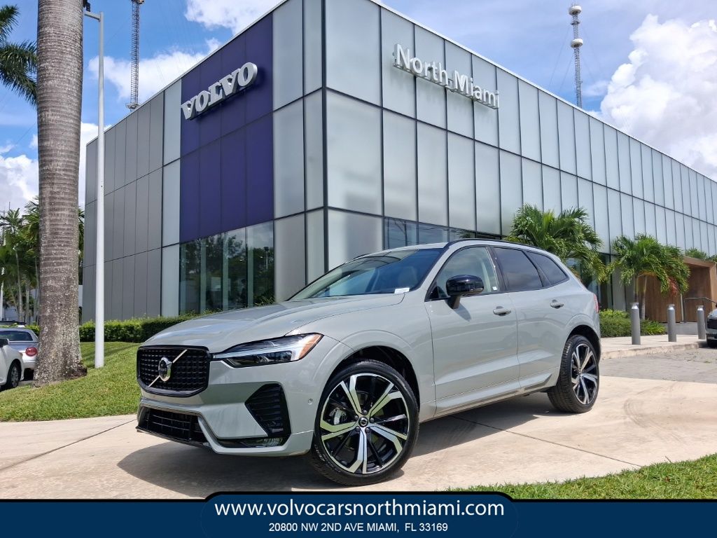 2025 Volvo XC60 B5 Ultra
