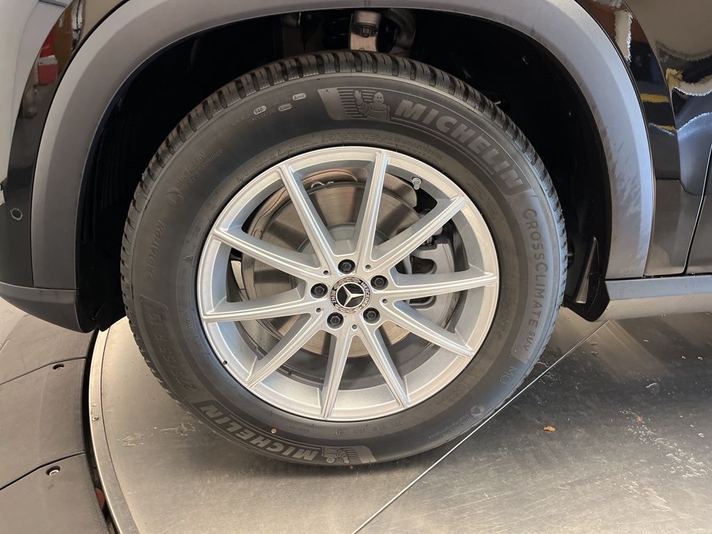 Thumbnail: 2026 Mercedes-Benz GLE - 10