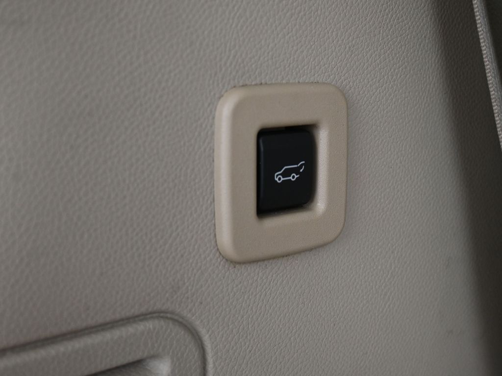 Used 2016 Midnight Lincoln Select image 44