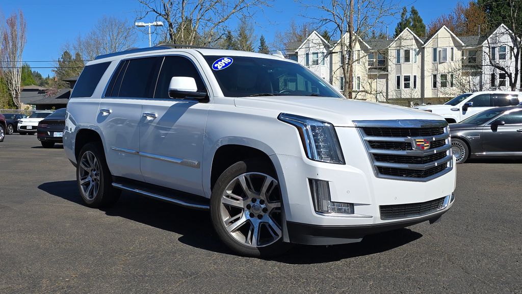 Crystal White Tricoat 2016 Cadillac Escalade Luxury 4WD SUV / Crossover Four-Wheel Drive 8-Speed Automatic