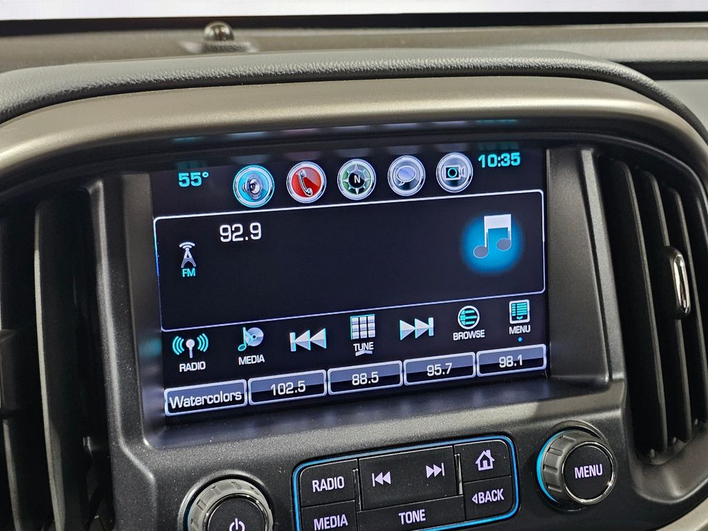 Used 2018 Red Chevrolet Z71 image 28